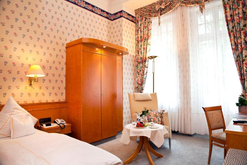 Privat-Hotel Villa Aurora Bad Neuenahr-Ahrweiler Szoba fotó